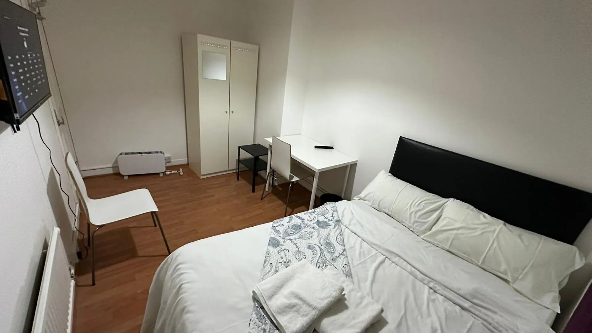 Apartment In Central Tower Bridge Minutes Walk From Bethnal Green, Free Wifi 伦敦