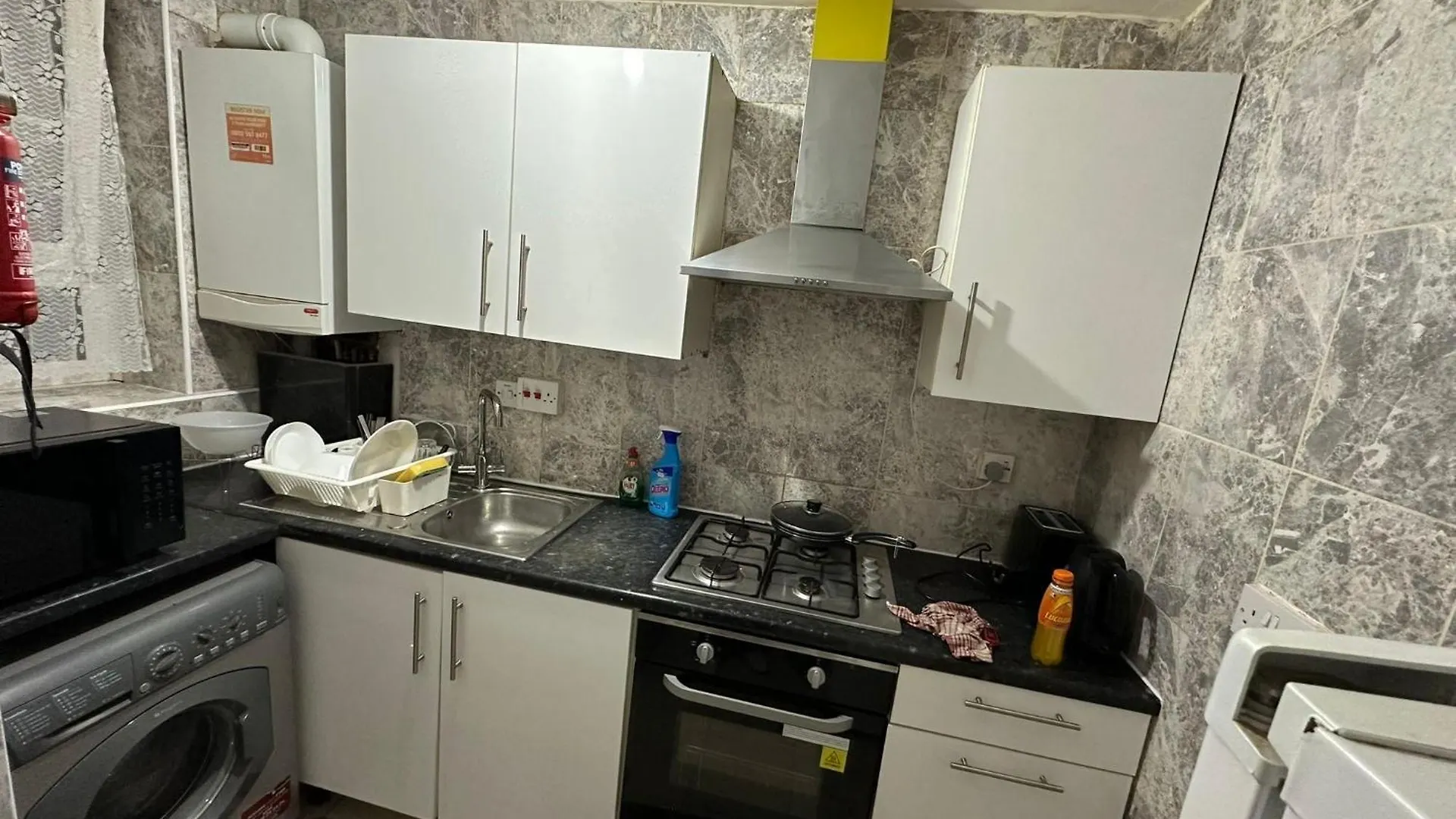 Apartment In Central Tower Bridge Minutes Walk From Bethnal Green, Free Wifi 伦敦