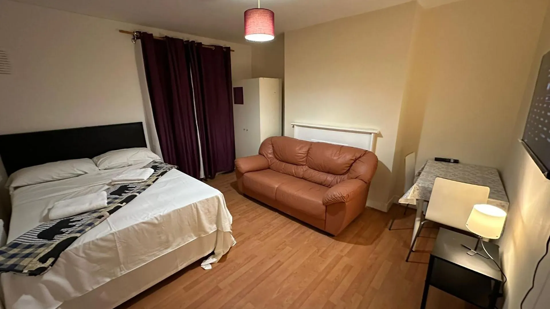 Apartment In Central Tower Bridge Minutes Walk From Bethnal Green, Free Wifi London