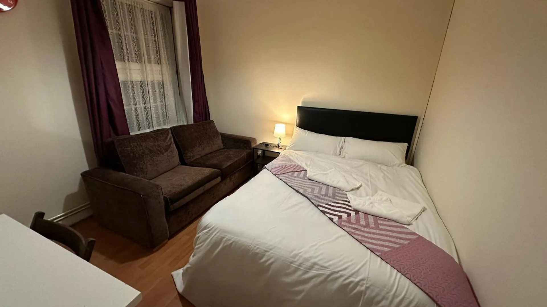 Apartment In Central Tower Bridge Minutes Walk From Bethnal Green, Free Wifi London